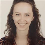 Profesora de idiomas (castellano, inglés, neerlandés e italiano) y conocimientos en ciencias para adultos y niños con varios años de experiencia